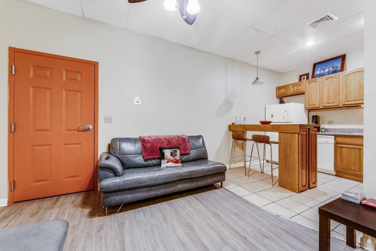 Apartment for rent at 1389 University Ave, Morgantown, WV 26505