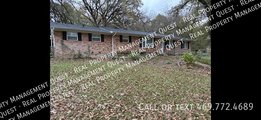 House for rent at 1001 Crestview Dr, Cedar Hill, TX 75104