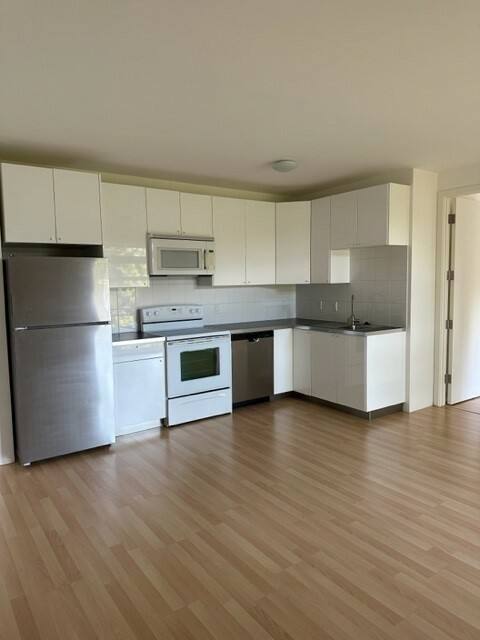 Apartment for rent at 152 Coronado Ave #B, San Carlos, CA 94070