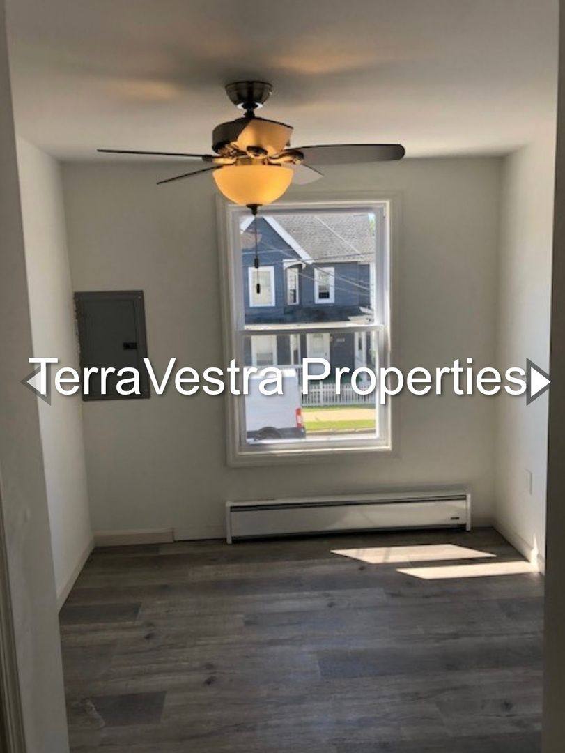 Apartment for rent at 301 N 5th St, Millville, NJ 08332