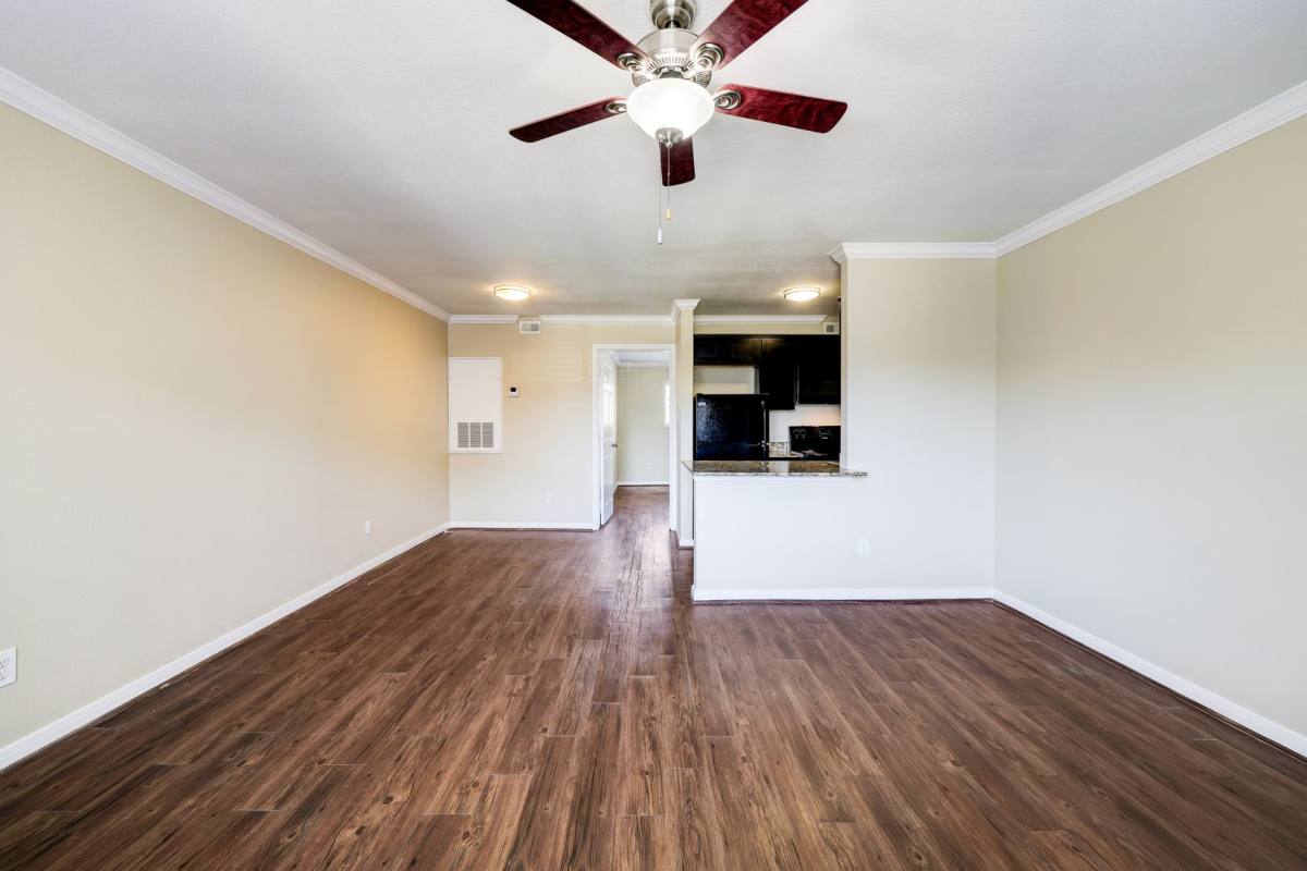 Apartment for rent at 2006 W 43rd, Houston, TX 77018