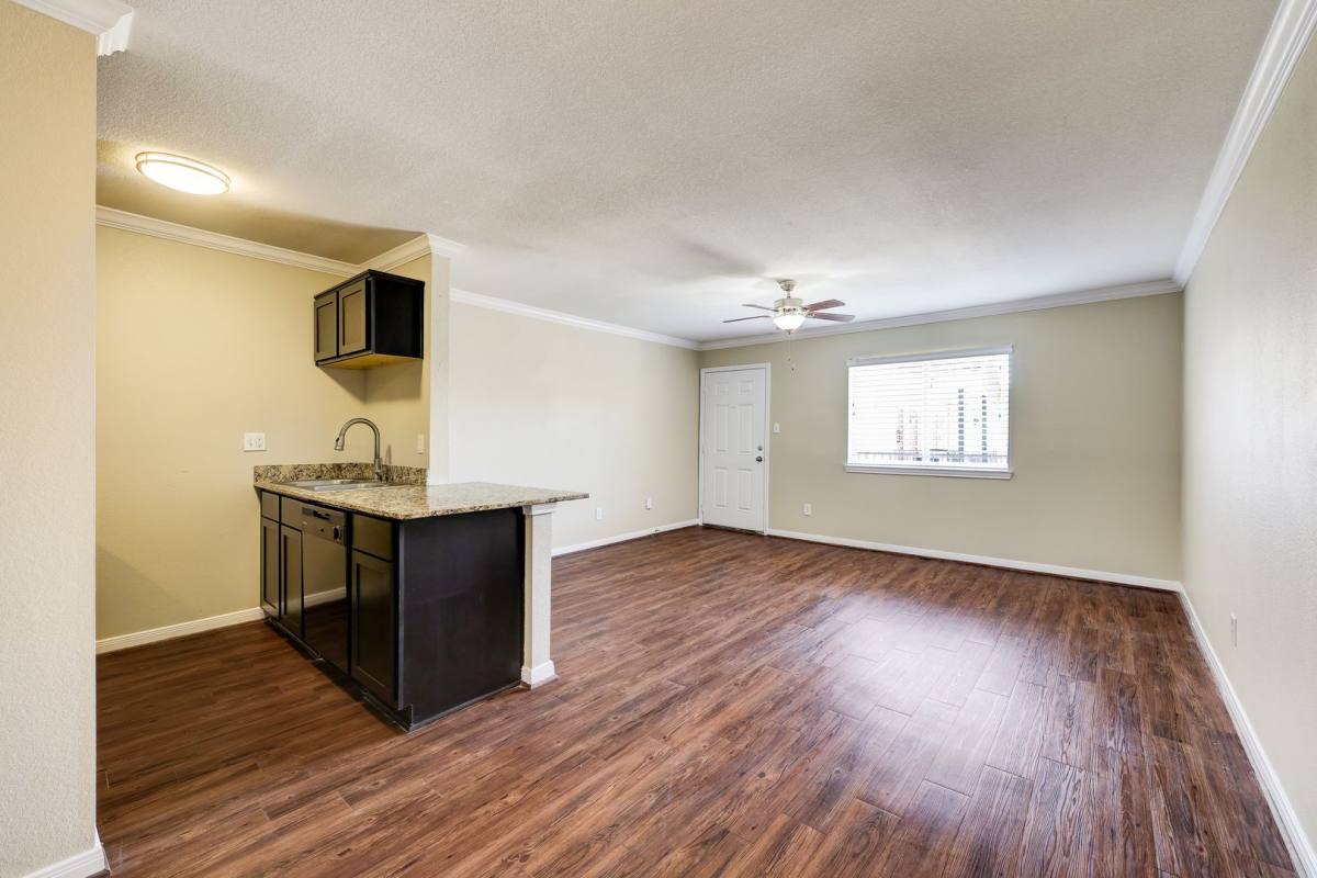 Apartment for rent at 2006 W 43rd, Houston, TX 77018