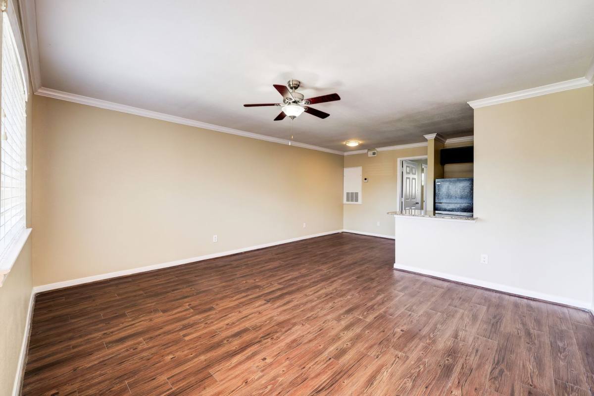 Apartment for rent at 2006 W 43rd, Houston, TX 77018
