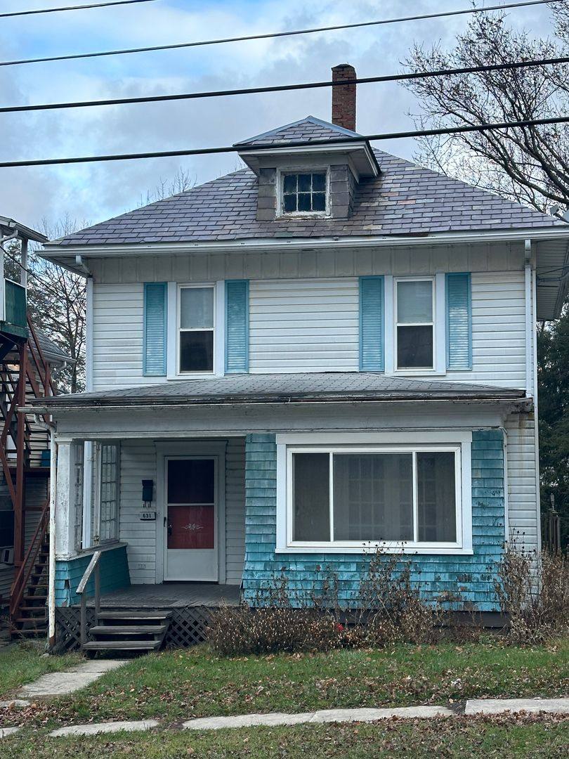 House for rent at 631 S Center St, Grove City, PA 16127