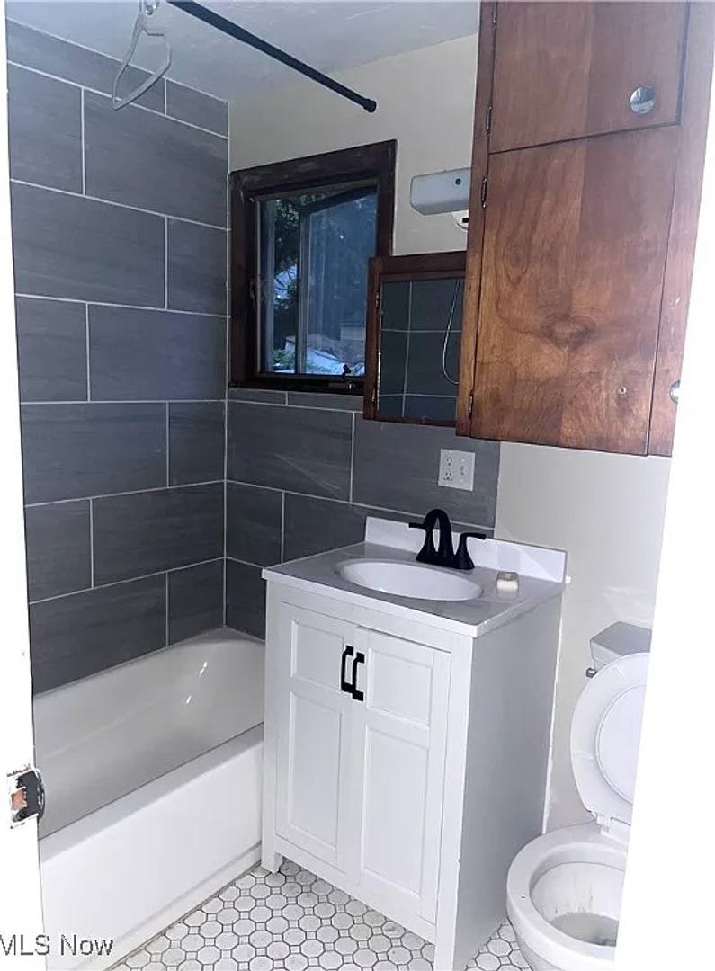 House for rent at 548 Winans Ave, Akron, OH 44306