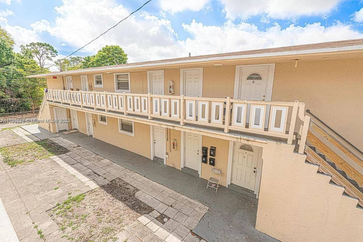 House for rent at 624 SW 16th Ave, Fort Lauderdale, FL 33312