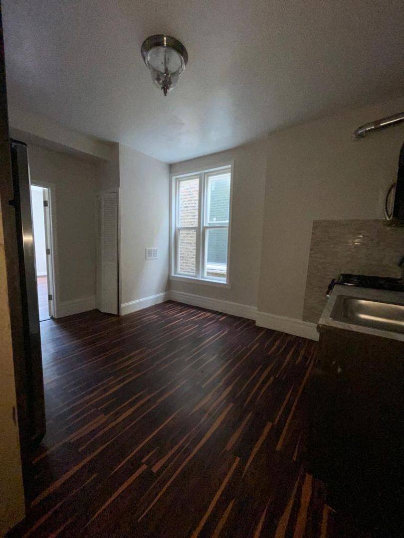 Apartment for rent at 2231 W Taylor St, Chicago, IL 60607