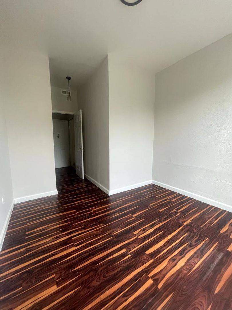 Apartment for rent at 2231 W Taylor St, Chicago, IL 60607