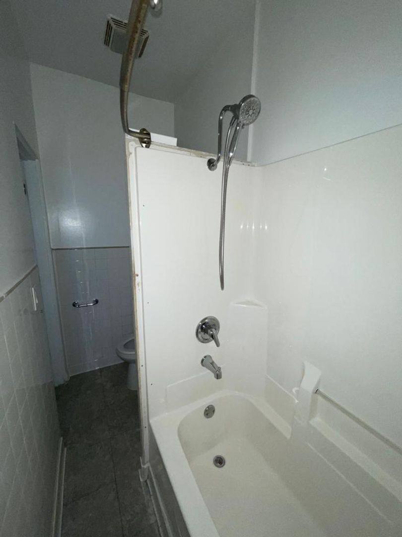 Apartment for rent at 2231 W Taylor St, Chicago, IL 60607