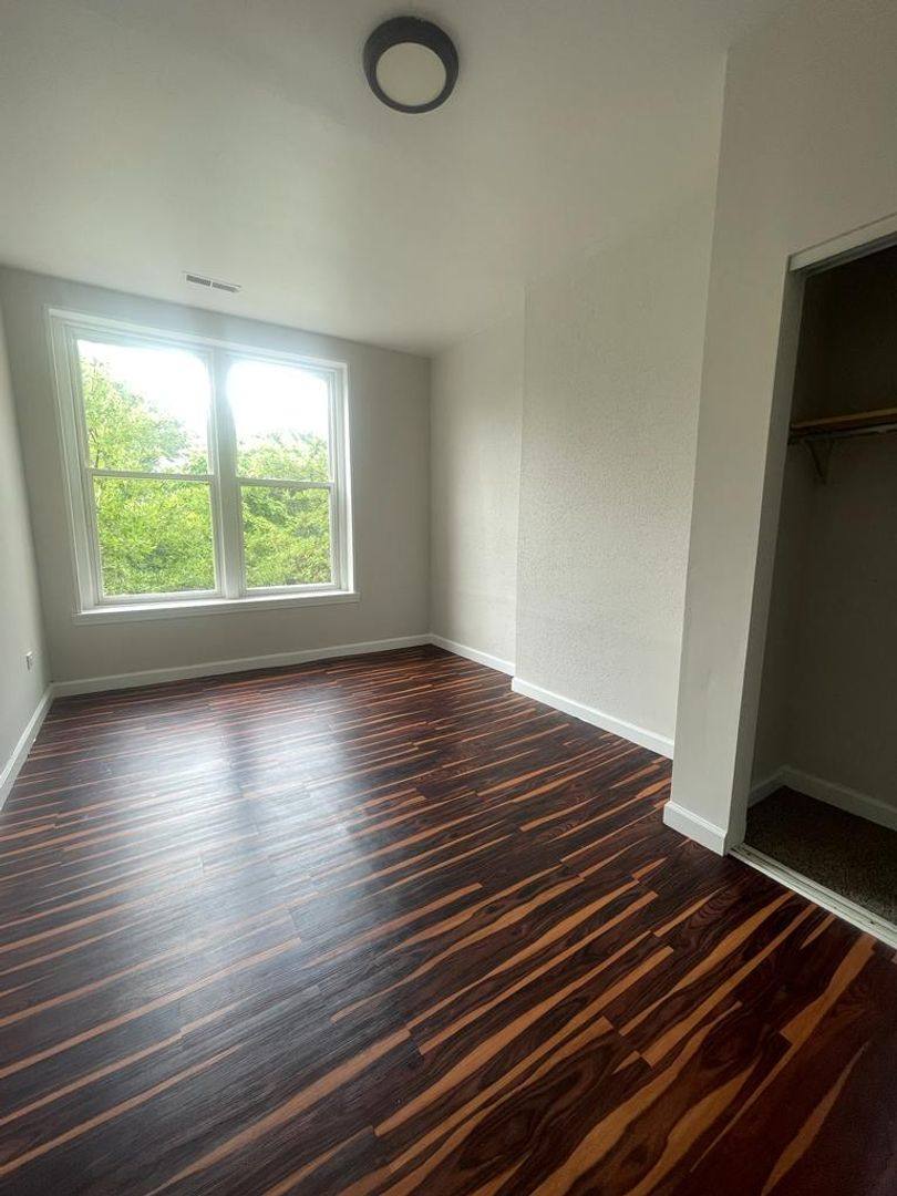 Apartment for rent at 2231 W Taylor St, Chicago, IL 60607