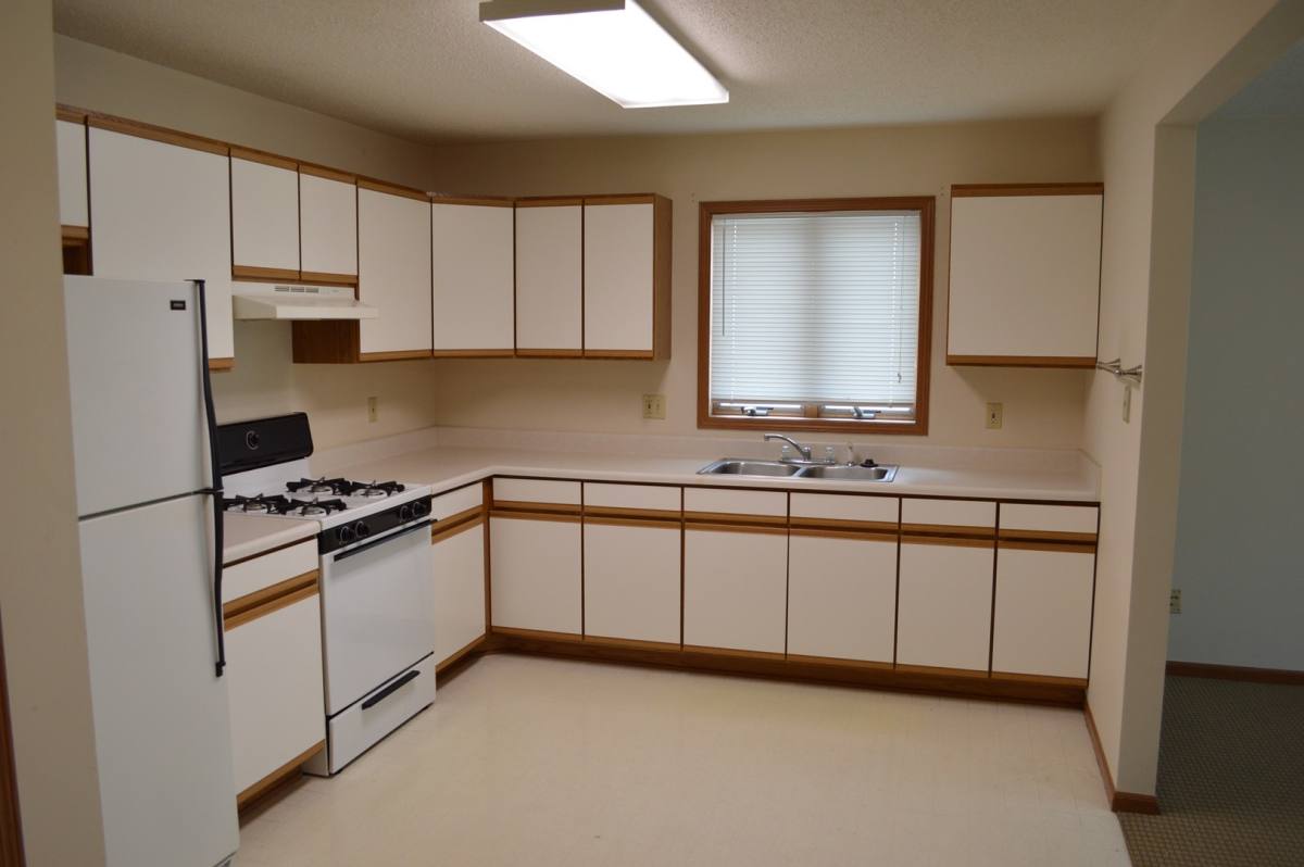 Apartment for rent at 2102 14th Ave N, Clear Lake, IA 50428