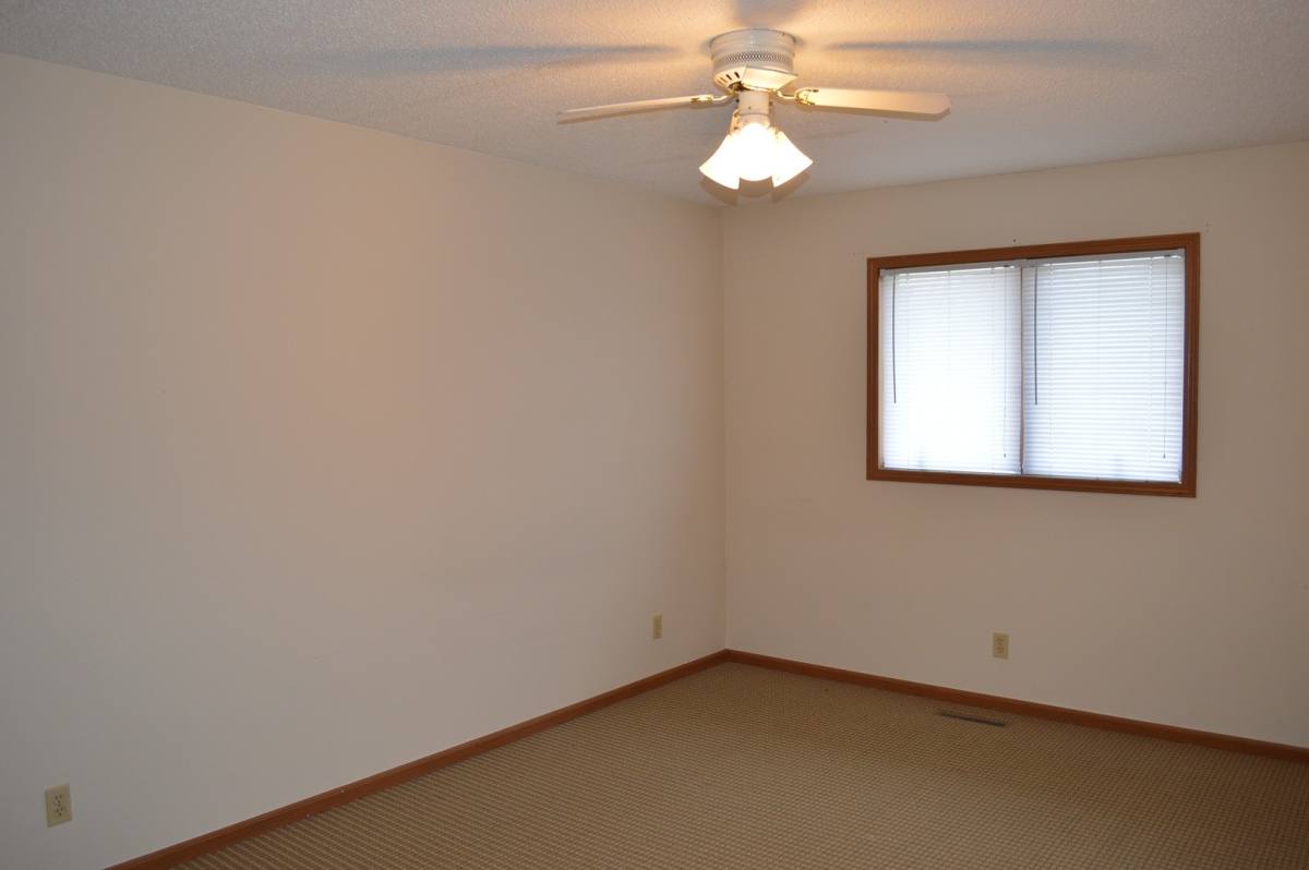 Apartment for rent at 2102 14th Ave N, Clear Lake, IA 50428