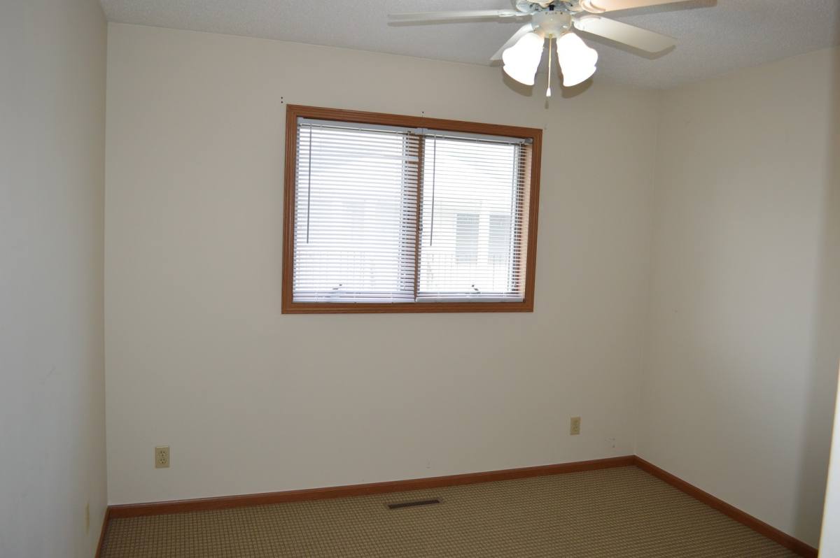 Apartment for rent at 2102 14th Ave N, Clear Lake, IA 50428
