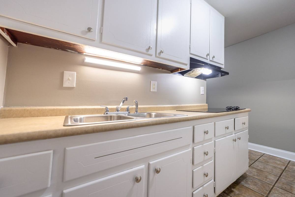 Apartment for rent at 110 Brookside Dr, Clarksville, TN 37042