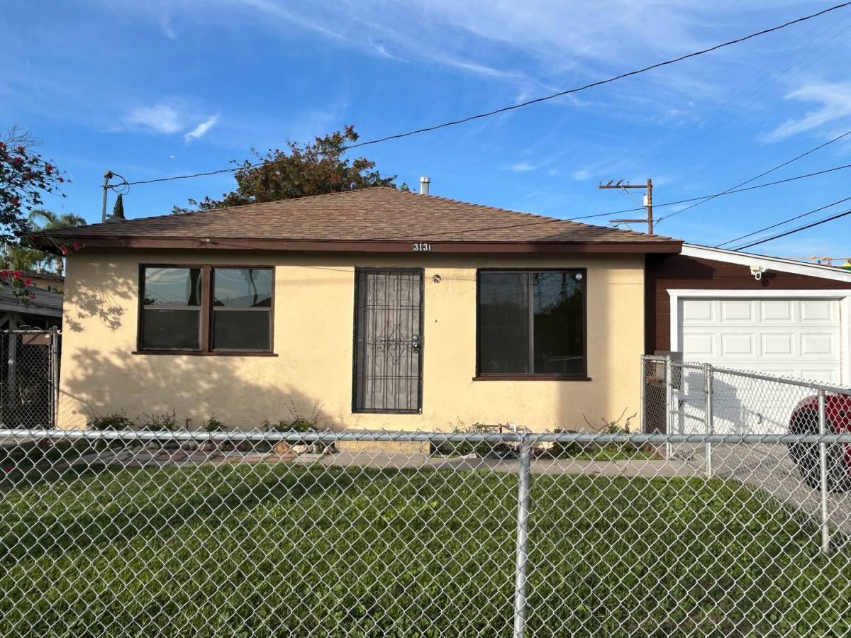Apartment for rent at 3129-3131 W 147th St, Gardena, CA 90249