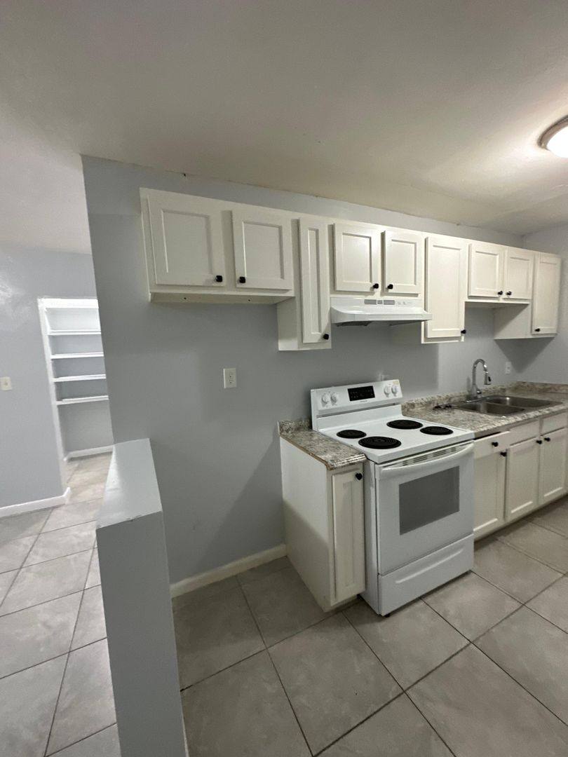 Apartment for rent at 1230 W 3 St, Jacksonville, FL 32209
