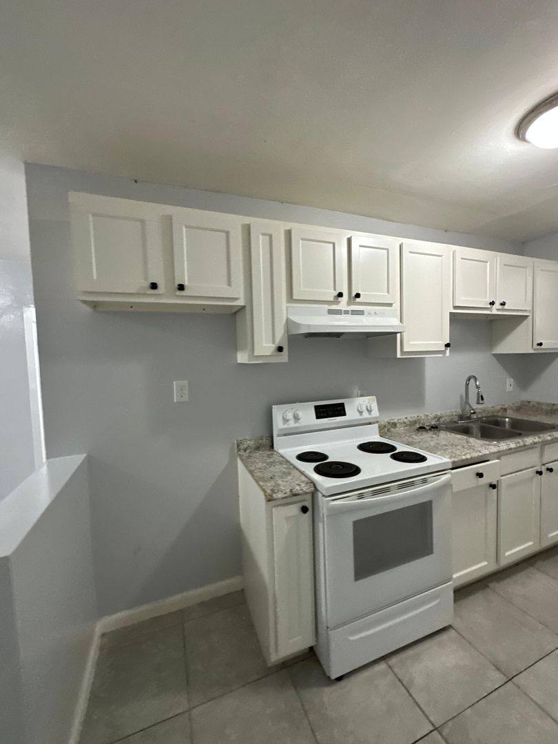 Apartment for rent at 1230 W 3 St, Jacksonville, FL 32209