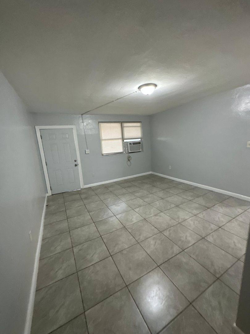 Apartment for rent at 1230 W 3 St, Jacksonville, FL 32209