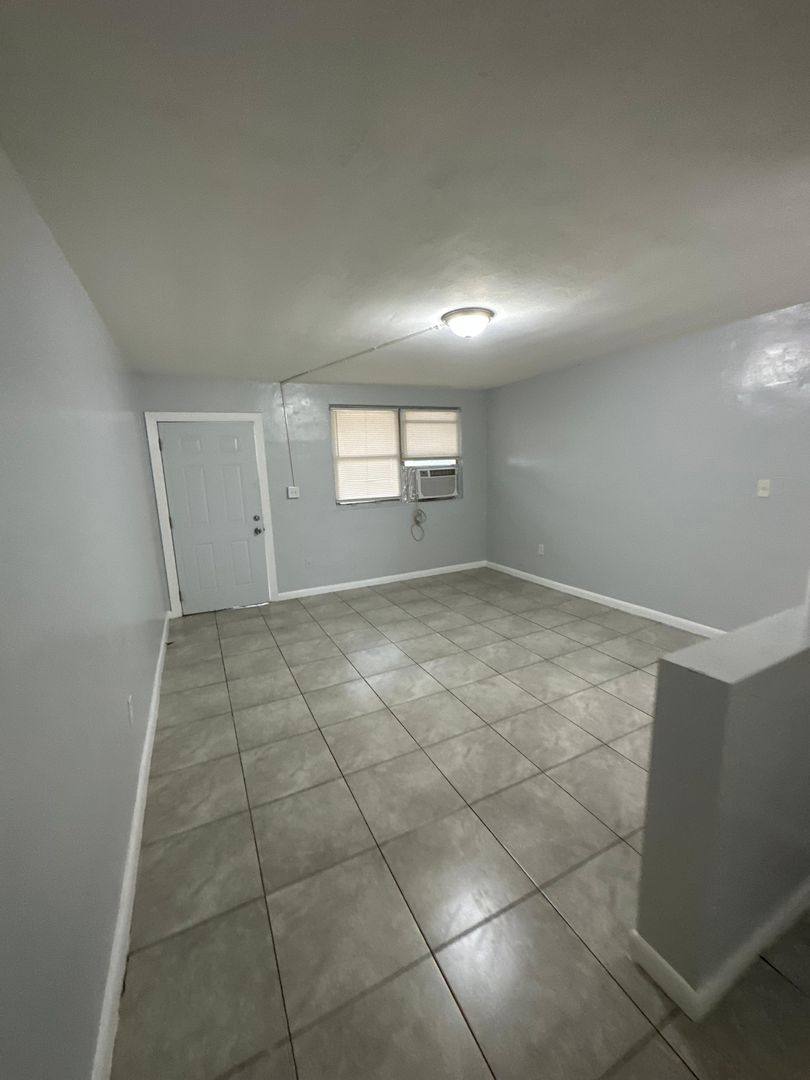 Apartment for rent at 1230 W 3 St, Jacksonville, FL 32209
