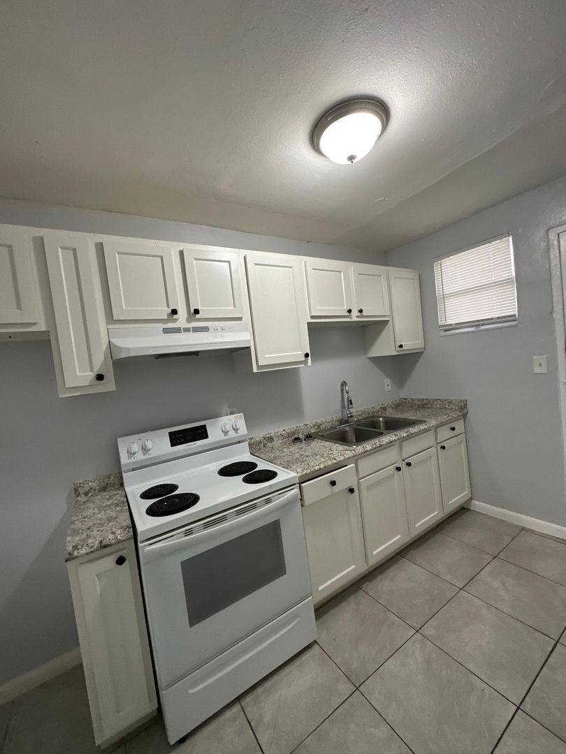 Apartment for rent at 1230 W 3 St, Jacksonville, FL 32209