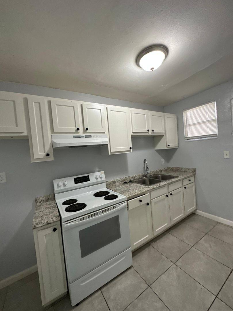 Apartment for rent at 1230 W 3 St, Jacksonville, FL 32209