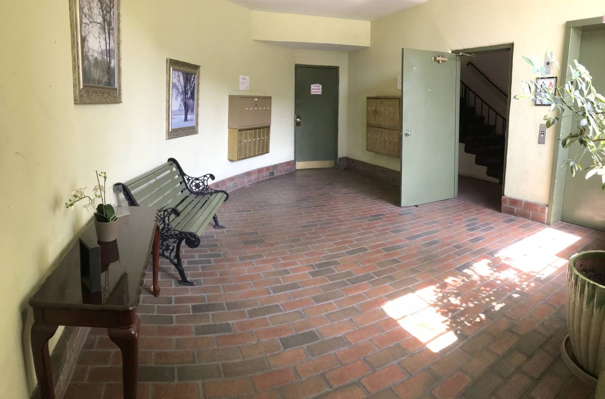 Apartment for rent at 5637 Hazeltine Ave, Van Nuys, CA 91401