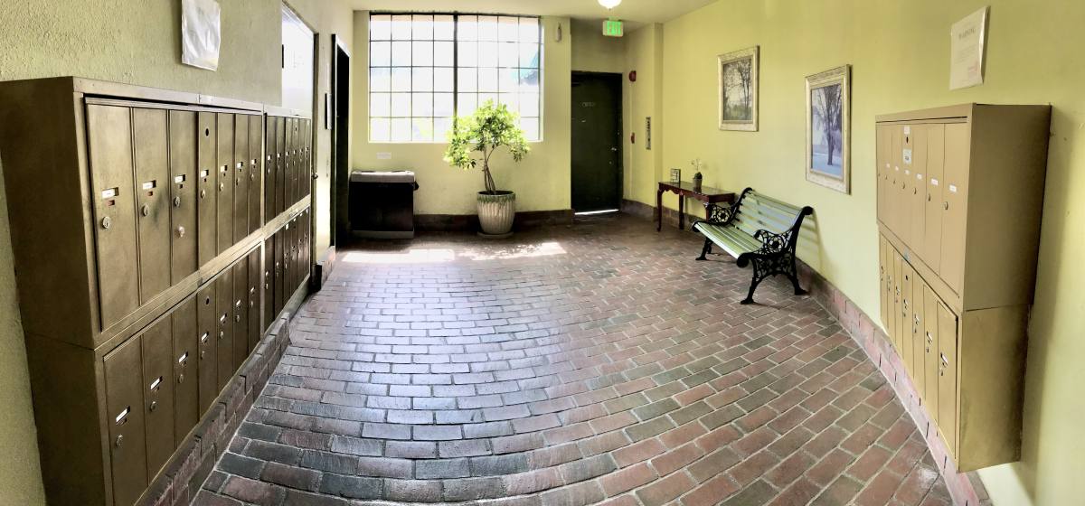 Apartment for rent at 5637 Hazeltine Ave, Van Nuys, CA 91401