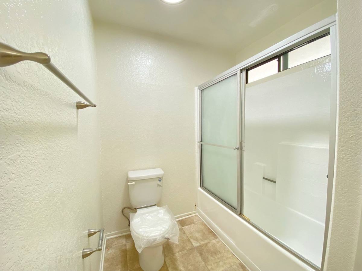 Apartment for rent at 5637 Hazeltine Ave, Van Nuys, CA 91401