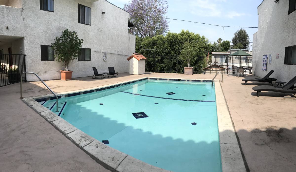 Apartment for rent at 5637 Hazeltine Ave, Van Nuys, CA 91401