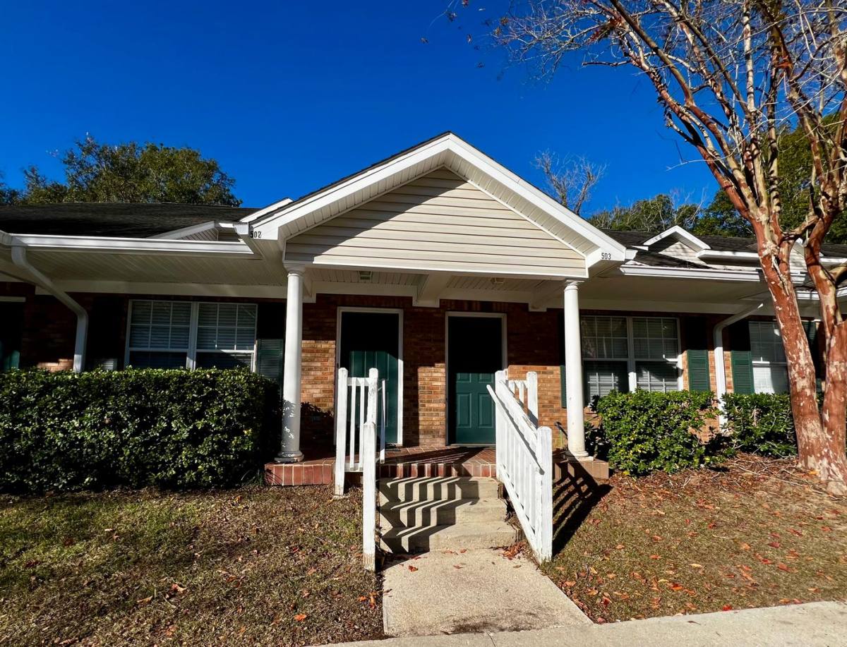 Townhouse for rent at 2740 W Tharpe St, Tallahassee, FL 32303