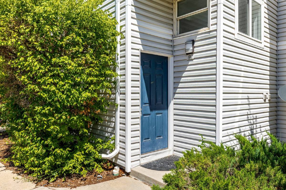 Apartment for rent at 11113 E Alameda Ave #107, Aurora, CO 80012