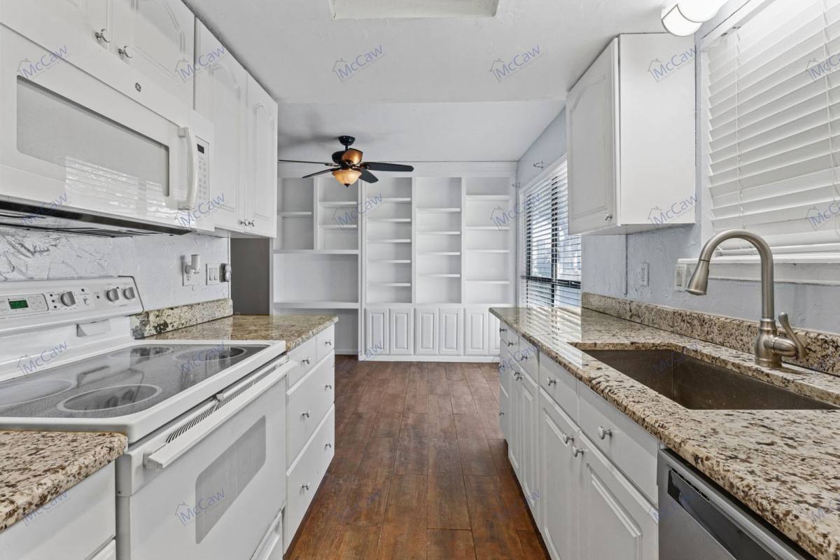 Condo for rent at 2101 Park Willow Lane #B, Arlington, TX 76011