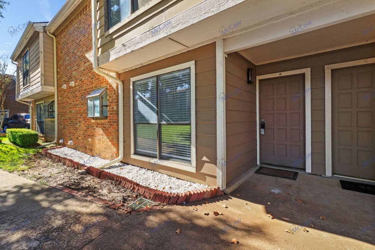 Condo for rent at 2101 Park Willow Lane #B, Arlington, TX 76011