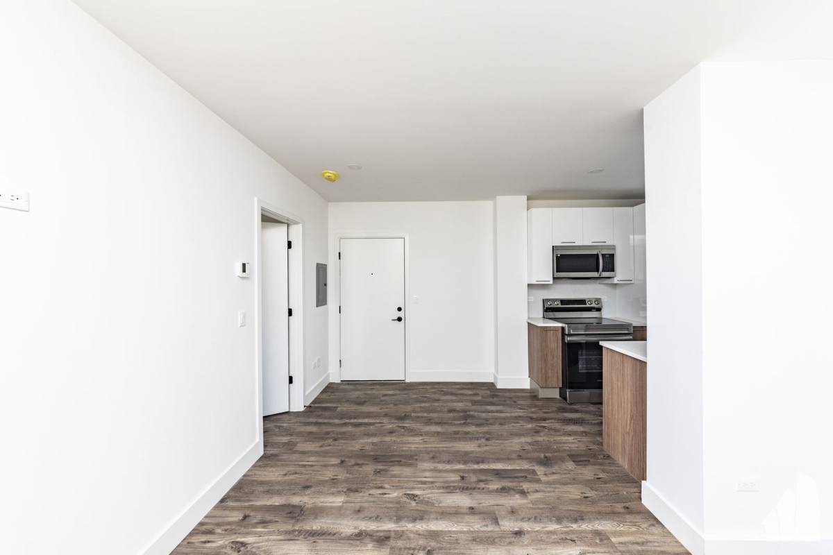 Apartment for rent at 941 W Carmen Ave #108, Chicago, IL 60640