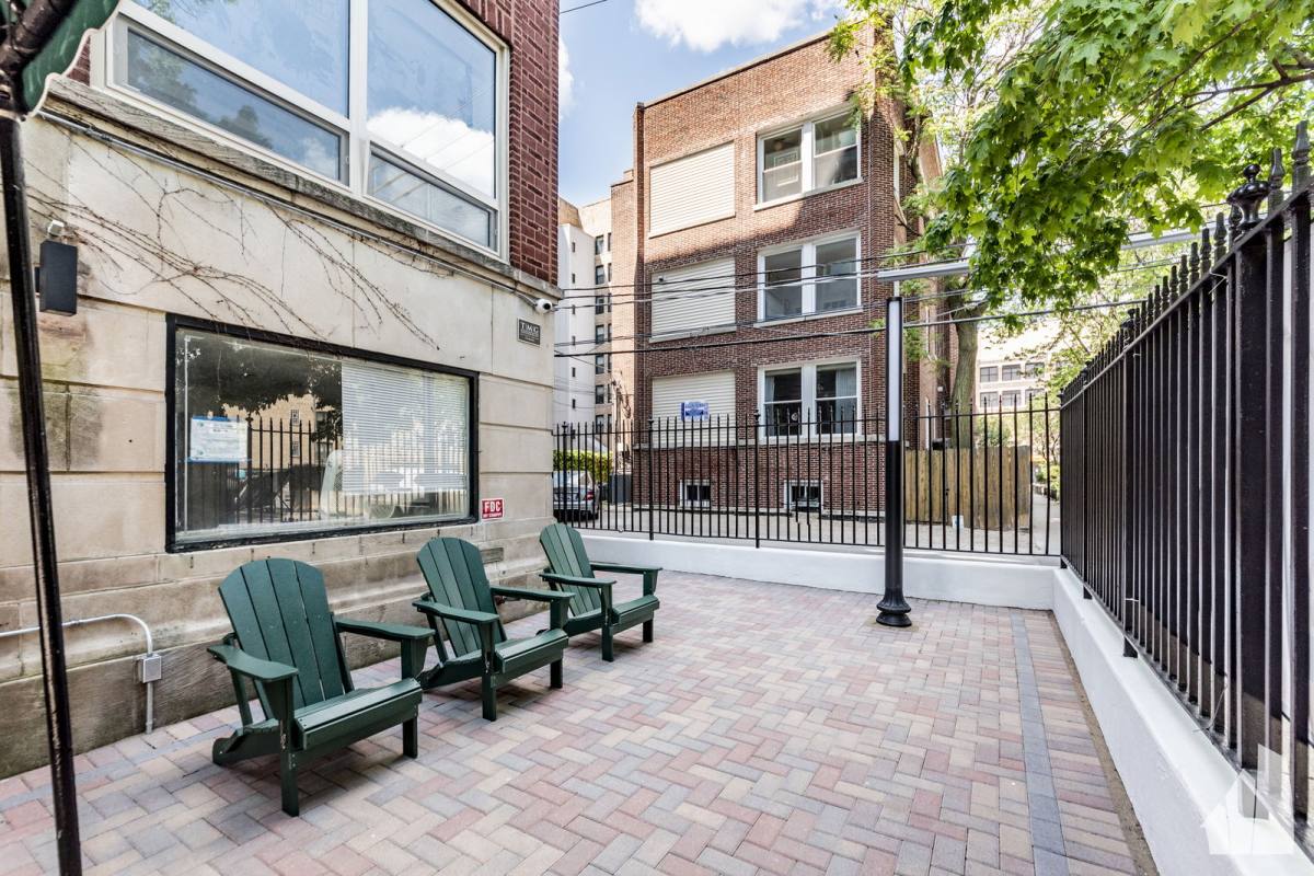 Apartment for rent at 941 W Carmen Ave #108, Chicago, IL 60640