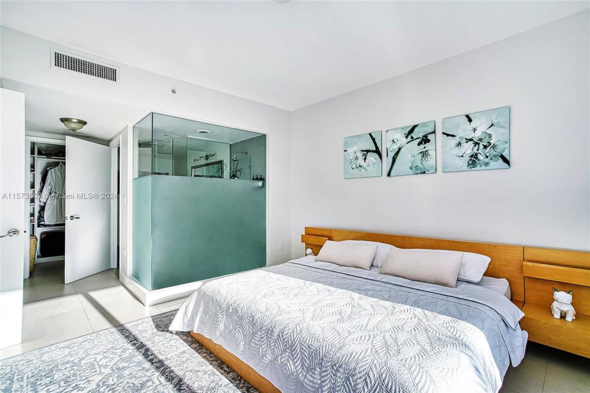 Condo for rent at 92 SW 3rd St, Miami, FL 33130