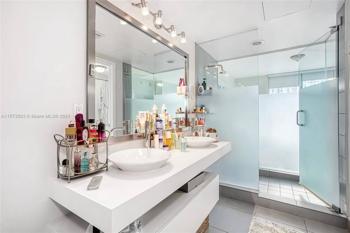 Condo for rent at 92 SW 3rd St, Miami, FL 33130
