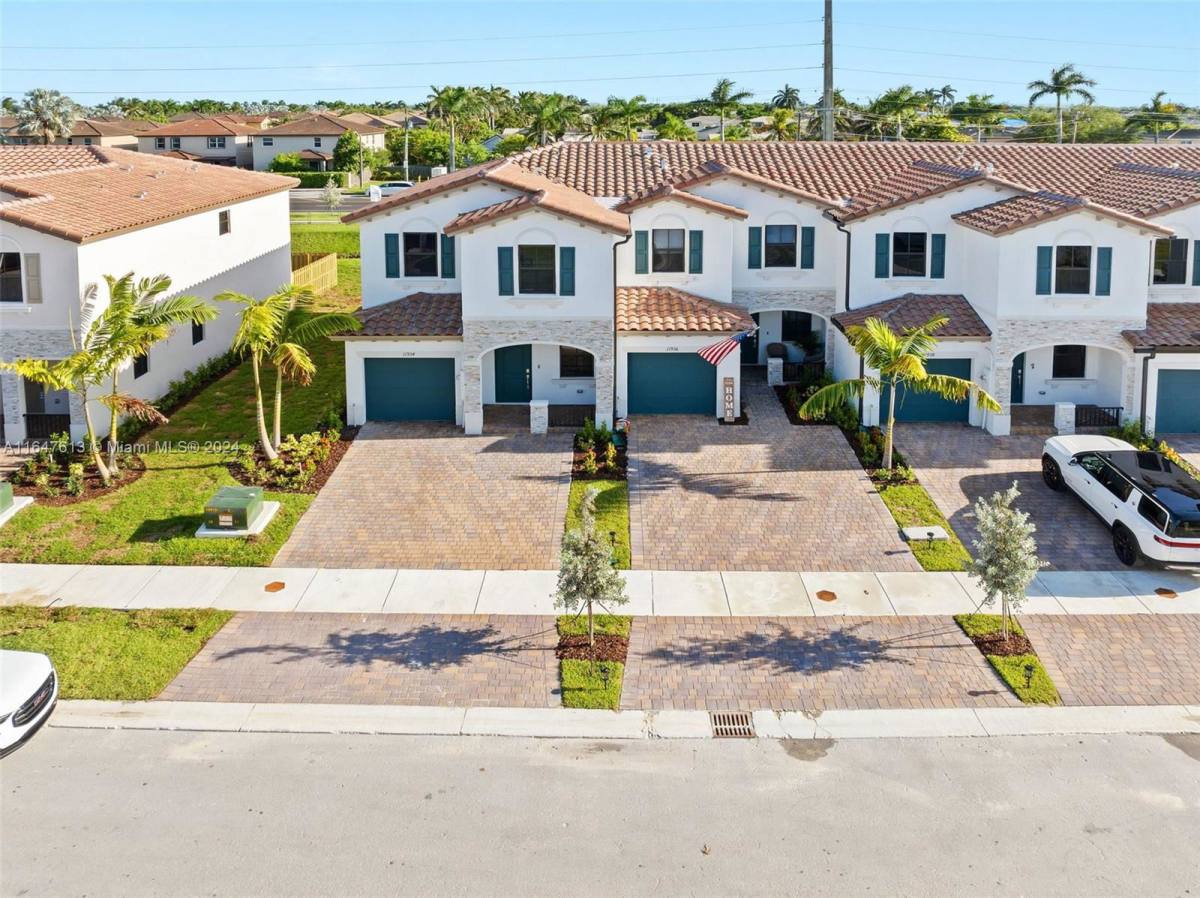 Townhouse for rent at 11934 SW 247th Terrace, Homestead, FL 33032