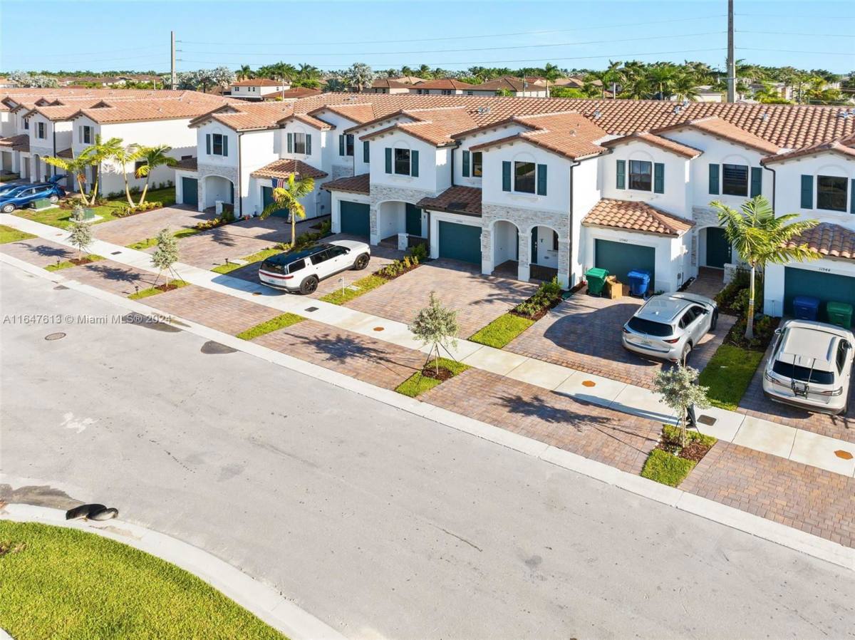 Townhouse for rent at 11934 SW 247th Terrace, Homestead, FL 33032