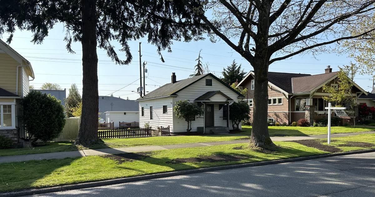 House for rent at 2128 McDougall Ave, Everett, WA 98201