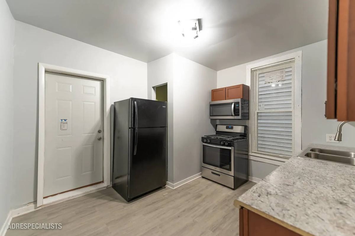 Townhouse for rent at 1932 W 22nd Place, Chicago, IL 60608
