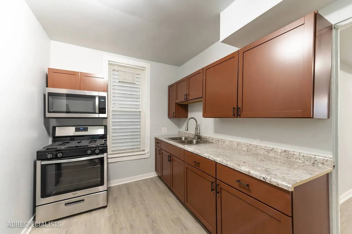 Townhouse for rent at 1932 W 22nd Place, Chicago, IL 60608