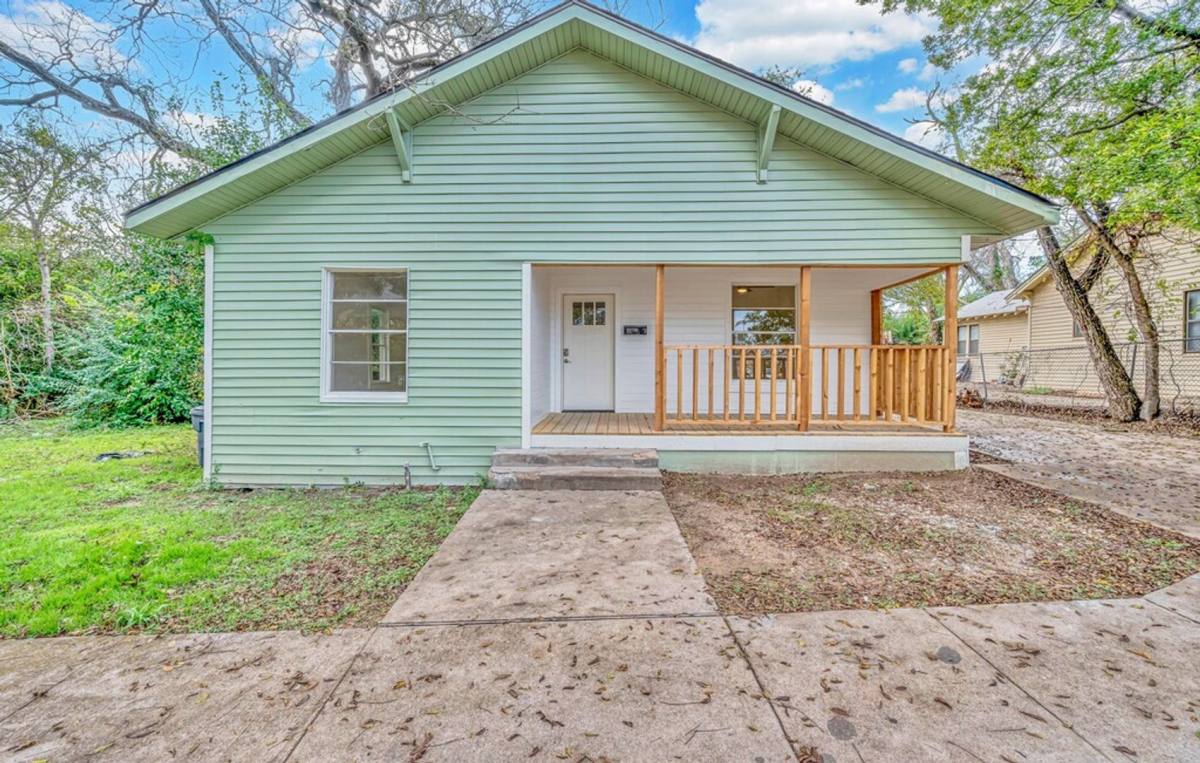 House for rent at 1606 N 9th St, Waco, TX 76707