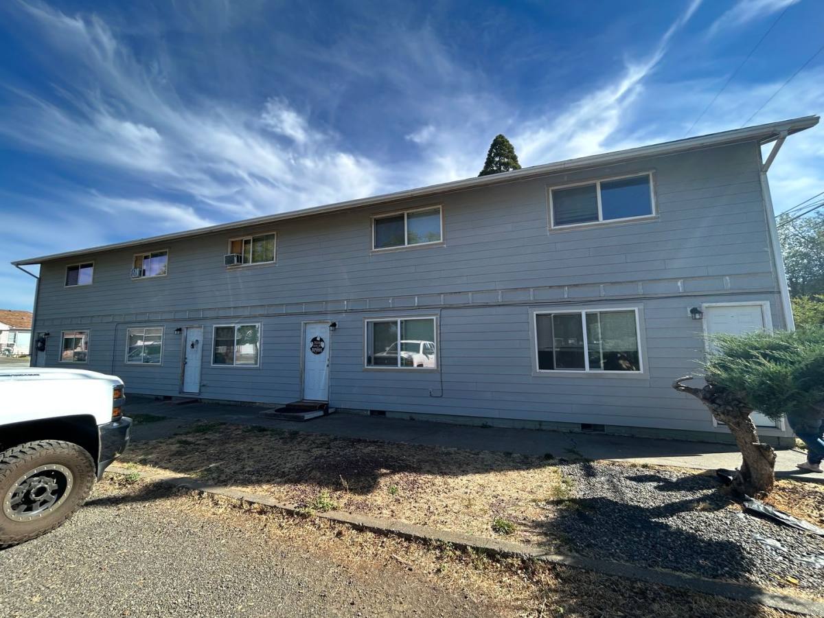 Townhouse for rent at 312-326 W Collins St, Goldendale, WA 98620