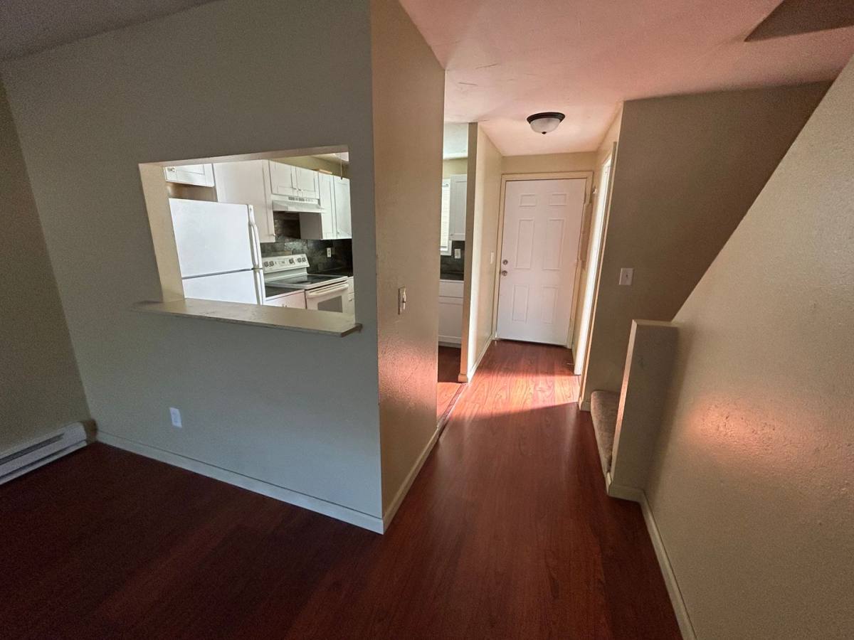 Townhouse for rent at 312-326 W Collins St, Goldendale, WA 98620
