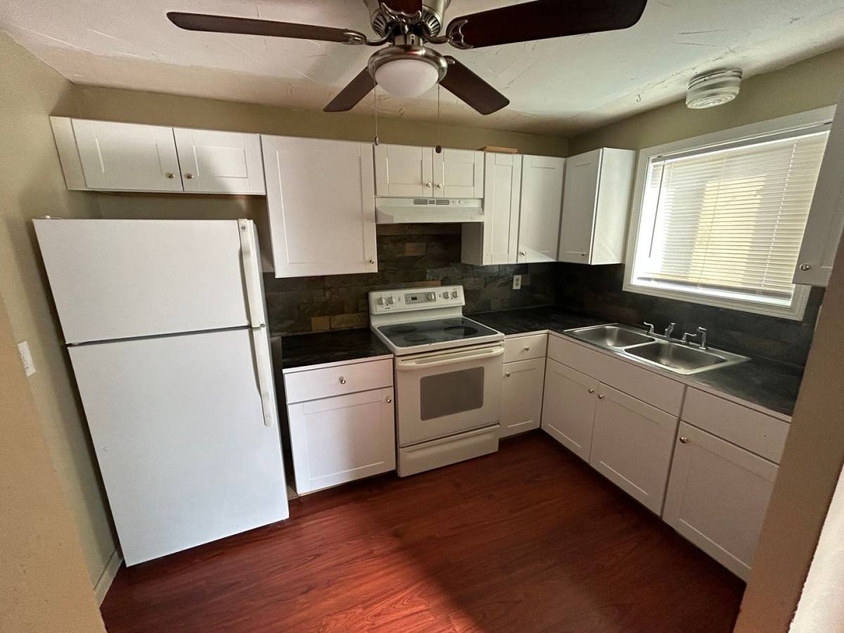 Townhouse for rent at 312-326 W Collins St, Goldendale, WA 98620