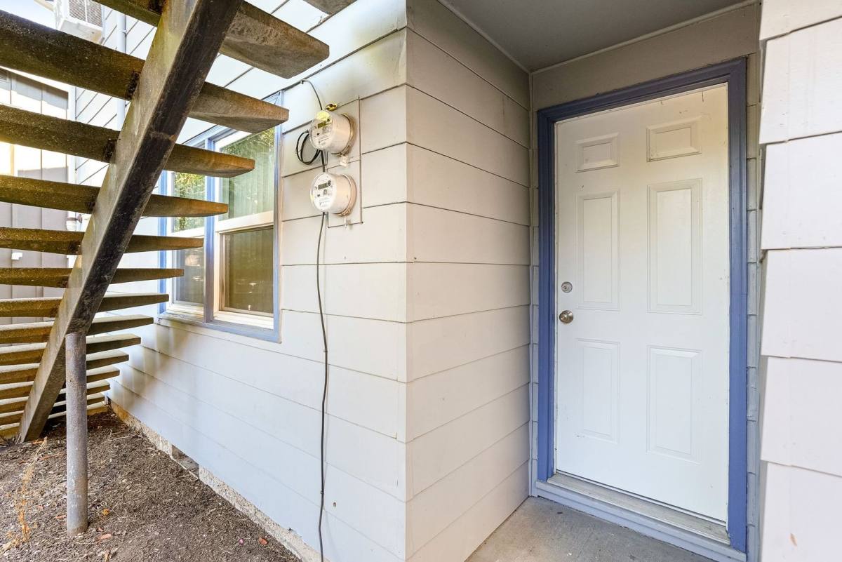 Apartment for rent at 302 Monmouth Ave S, Monmouth, OR 97361
