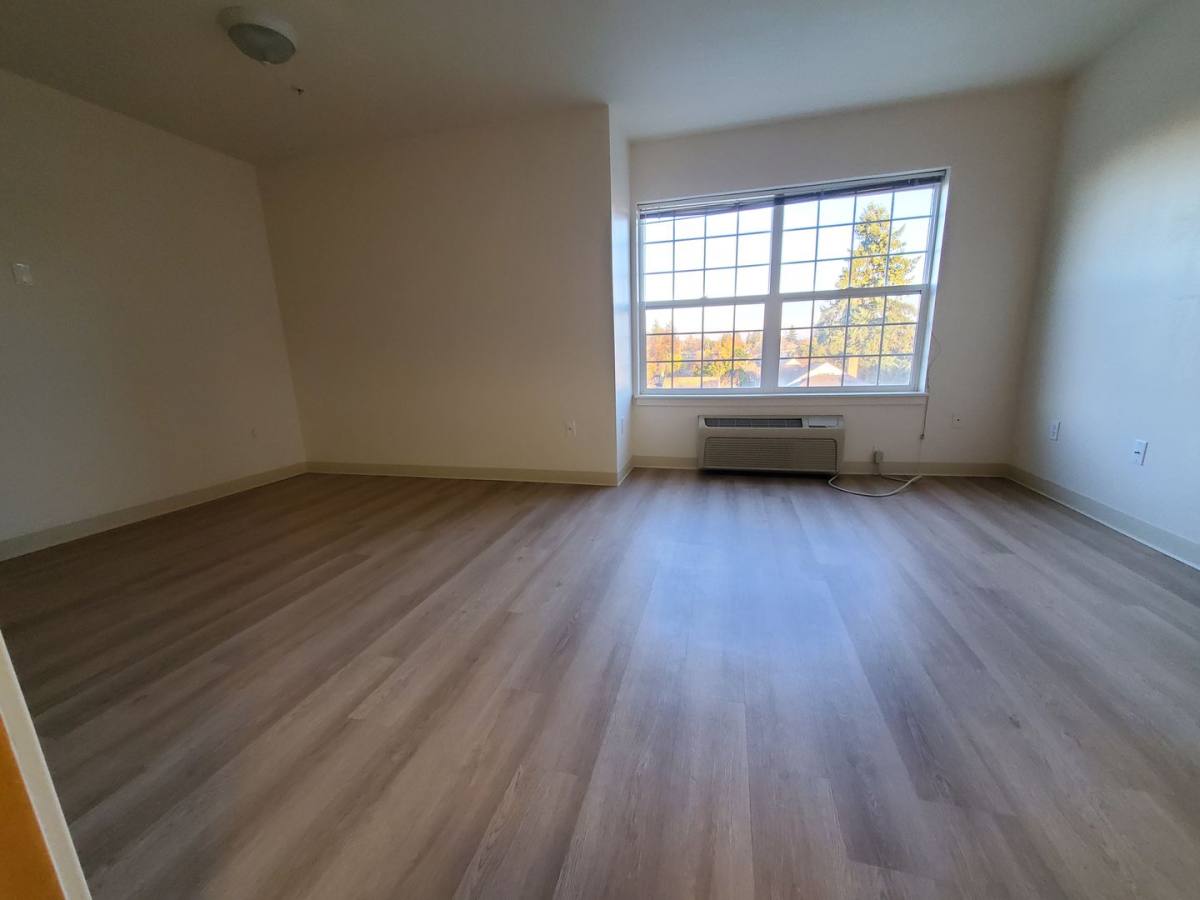 Life Manor Mountainside, 1609 S Union Ave, Tacoma, WA 98405 - Apartment for Rent - Image 8