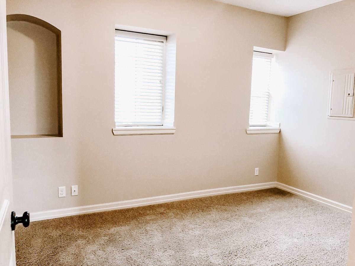 Apartment for rent at 3007 Jackson St, Omaha, NE 68105