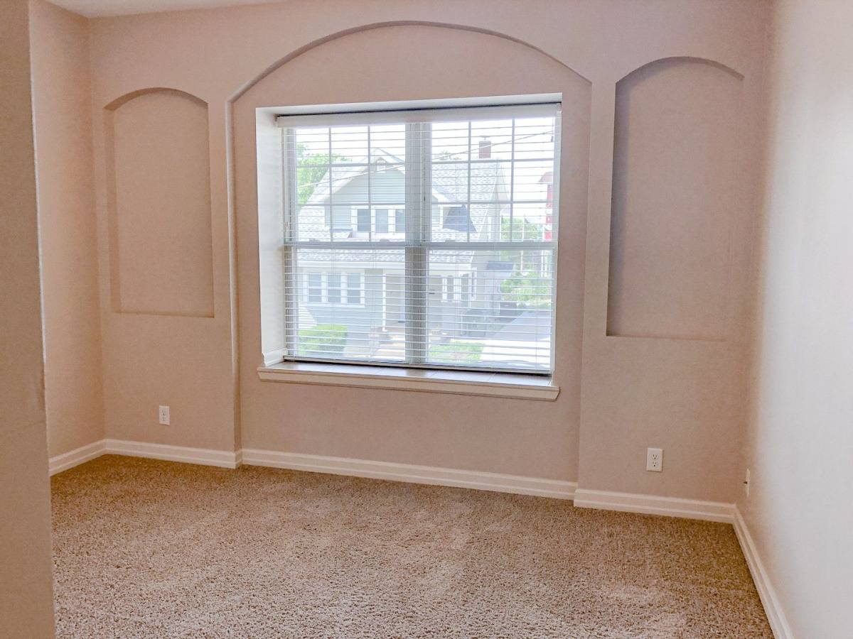 Apartment for rent at 3007 Jackson St, Omaha, NE 68105